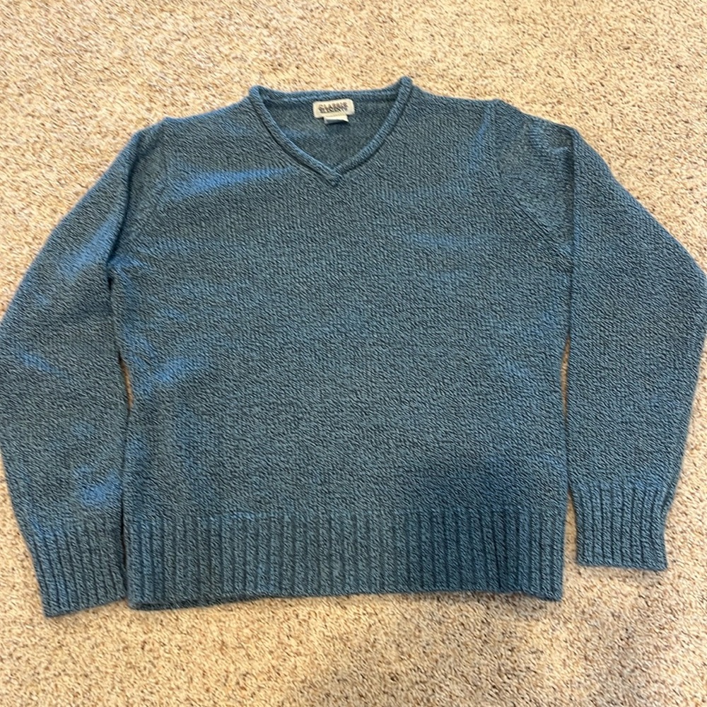 Women’s sweater size medium in GUC